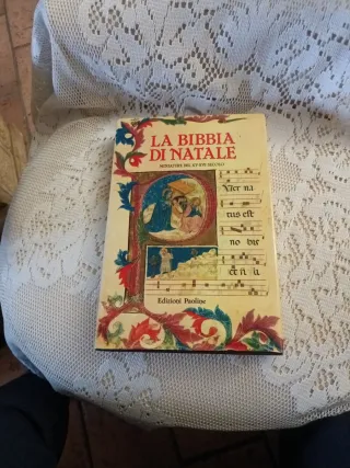 Libro dal titolo la bibbia del Natale
