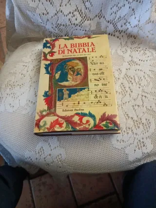 Libro dal titolo la bibbia del Natale