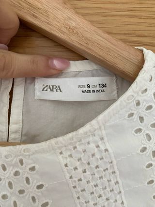 blusita Zara manga corta volantes