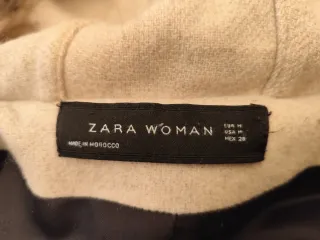 Abrigo Zara con capucha y pelo Talla M.