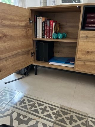 Aparador madera 3 puertas. Se vende por mudanza