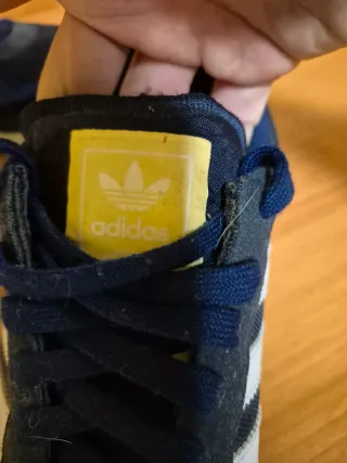 Zapatillas Adidas Azul y Blanco