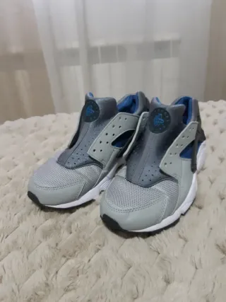 Nike Huarache grises y azules