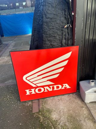 Cartel oficial HONDA