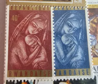 Lotto 30 francobolli tematici religiosi vari Paesi