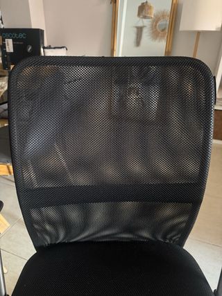 Silla de oficina ergonómica negra