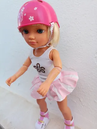 Nancy Patinadora con Casco y Patines