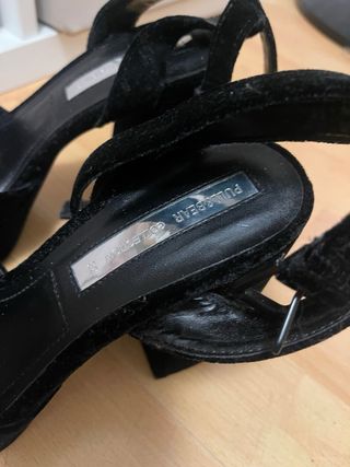 Zapatos de tacón Pull and Bear negros