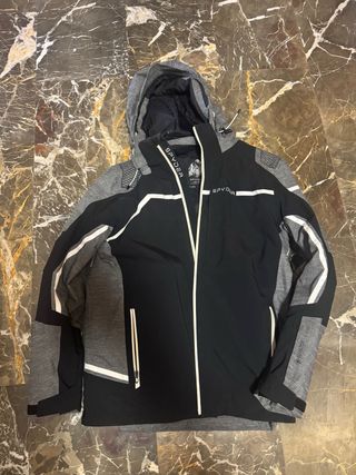 Chaqueta Spyder con capucha