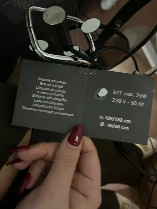 Lámpara de pie foco plateada y blanca