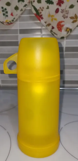 Coppia thermos gialli