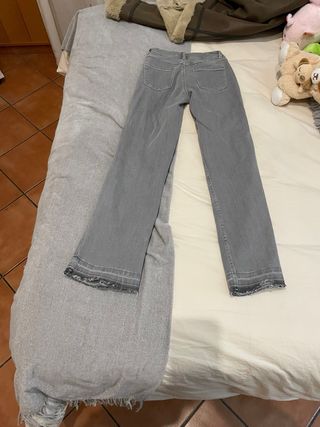 Pantalón campana Bershka tiro bajo gris