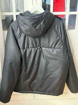 Cazadora Nike Negra con Capucha