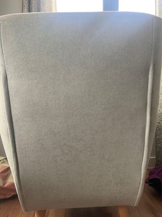 Sillón cómodo tela y madera