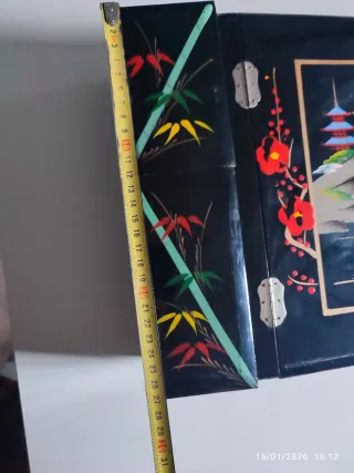 Álbum de fotos antiguo con joyero y caja de música