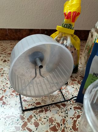 Jaula y accesorios para hámster