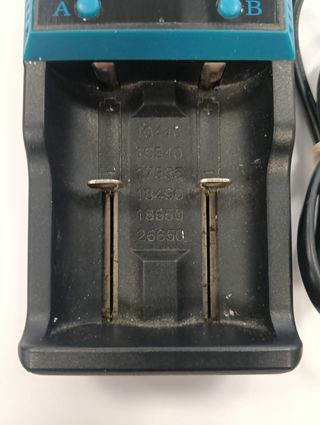 CARGADOR DE BATERIAS INTELIGENTE KEENSTO