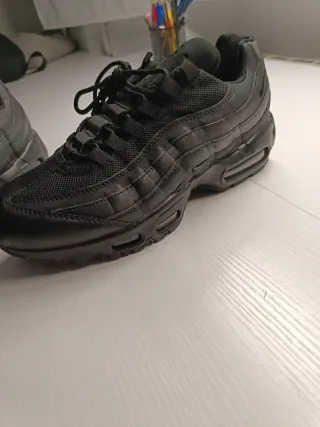 Nike Air Max 95 Negras