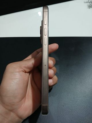 iPhone 16 Pro Max Dorado