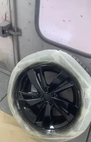 Llantas Volkswagen Polo Negras (4uds)