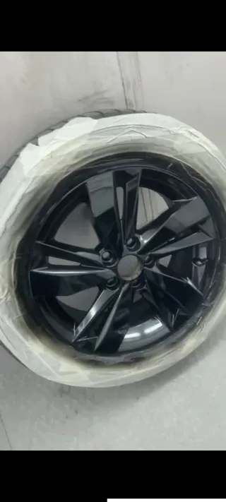 Llantas Volkswagen Polo Negras (4uds)