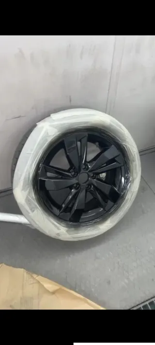 Llantas Volkswagen Polo Negras (4uds)