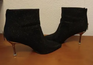 Botines negros ante tacón fino talla 39