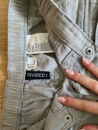 pantalones acampanados grises