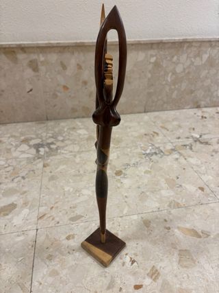 Figura bailarina madera
