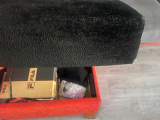 Sofá Chaise Longue Negro y Rojo