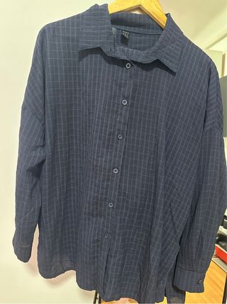 Varios Conjuntos de camisa cuadros y pantalón