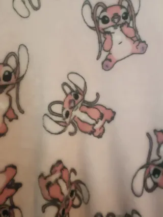 Sudadera reversible de pelito Lilo & Stitch.