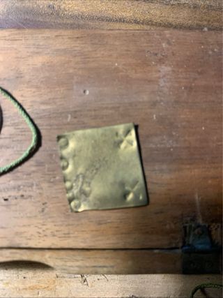 Antica bilancia monetale in ottone