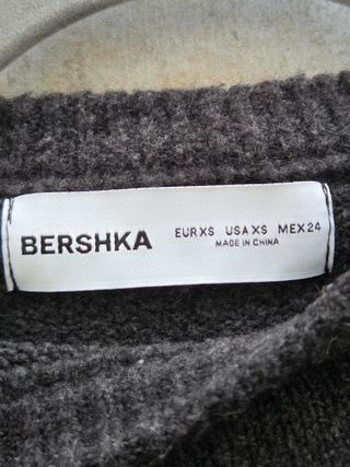 [XS] - Bershka Crop Top Asimétrico