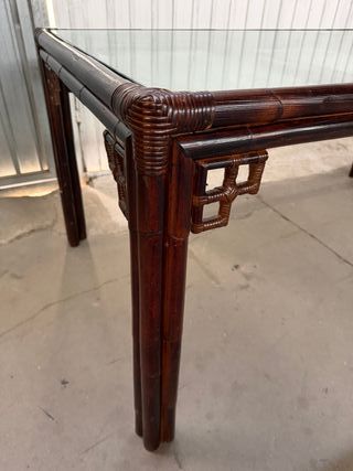 Mesa de comedor antigua de bambú restaurada