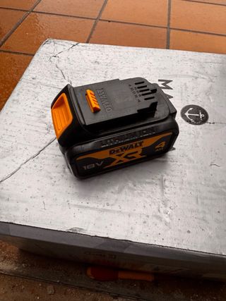 Batería DeWalt 18V 4Ah XR Litio