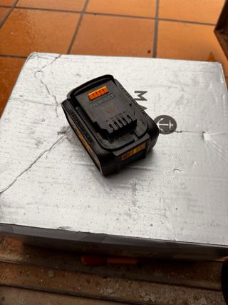 Batería DeWalt 18V 4Ah XR Litio