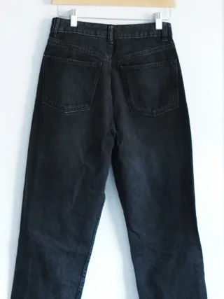 Pantalones vaqueros Zara Mommy Fit negros rotos
