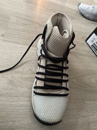 Bambas Under Armour altas beige/blancas