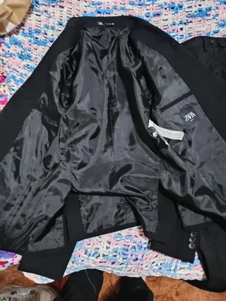 Traje Chaqueta Zara Negro y Camisa Blanca