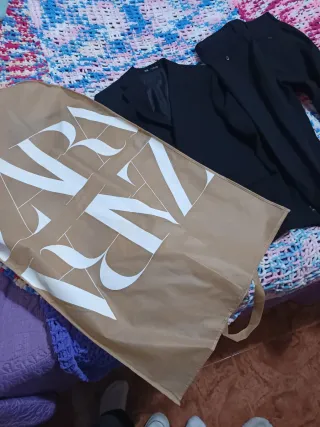 Traje Chaqueta Zara Negro y Camisa Blanca