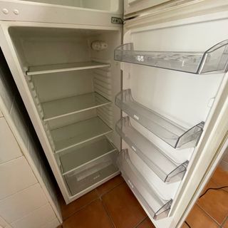 Refrigerador Daewoo FRA350WP