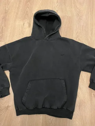 Sudadera Pull and Bear Negra