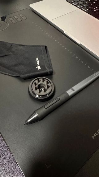 Tableta Gráfica Huion HS610 - 10" + Dial Táctil