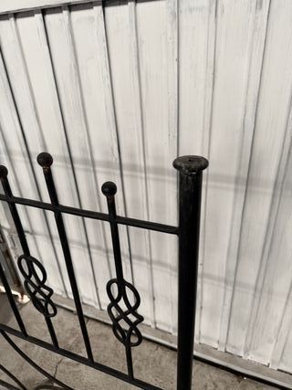Letto in ferro nero