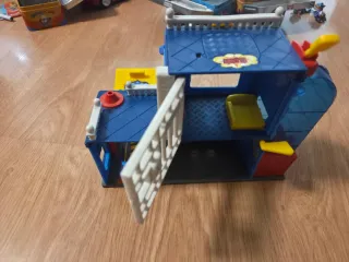 Super Things Comisaría, Coche +25 SuperZings