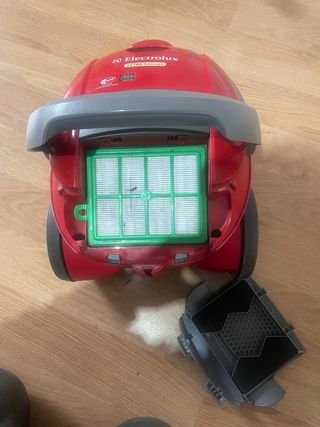 Aspiradora Electrolux ULTRA Silencer Roja