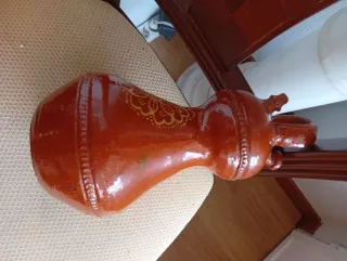 Botijo de barro con dibujos