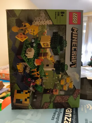 LEGO Minecraft La Granja de Abejas 21165