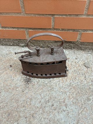 Plancha antigua de hierro